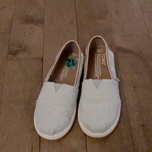 TOMS kids shoes